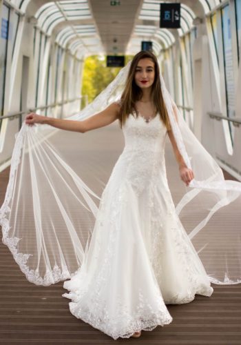 robe de mariée coupe sirene entierement en dentelle-5